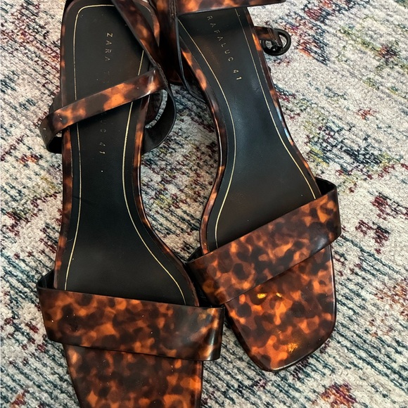 Zara Shoes - Zara Tortoiseshell-Pattern Square Toe Sandals - Brown/Black